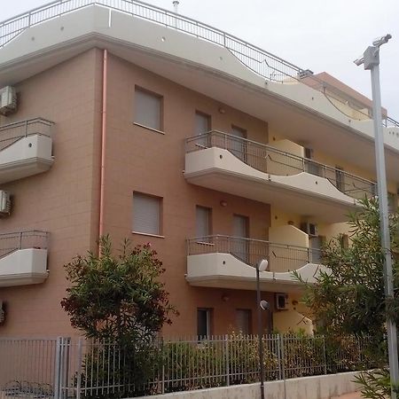 Residence Albadorata Campomarino Eksteriør billede